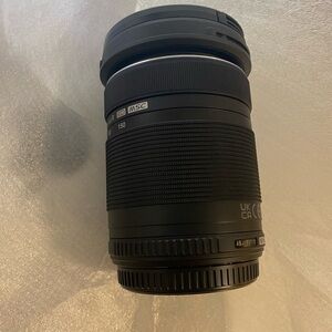 OM SYSTEM M.Zuiko Digital ED 40-150mm f/4-5.6 R Lens (Black)